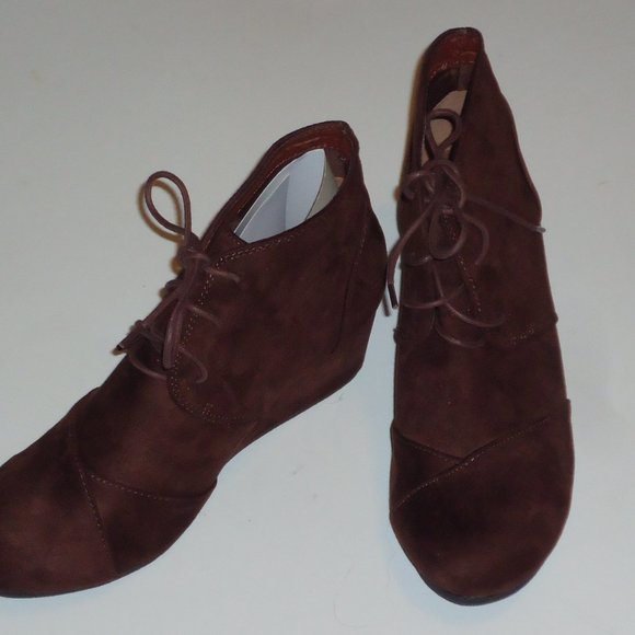 Dark Brown Vegan  Suede Lace Up Botties NEW - Picture 12 of 12